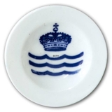 Royal Copenhagen Gedenkteller mit Krone und drei Wellen Nr. 200