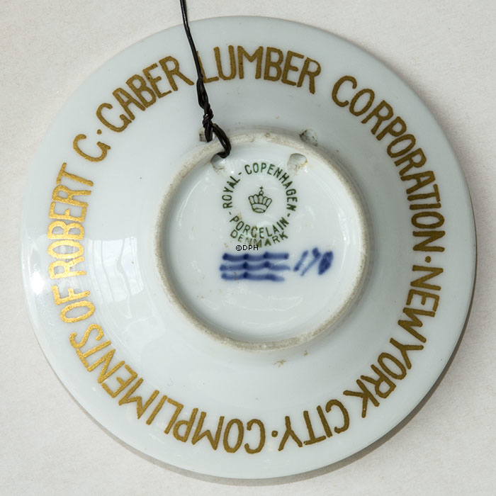 Royal Copenhagen Gedenkteller mit Krone und drei Wellen