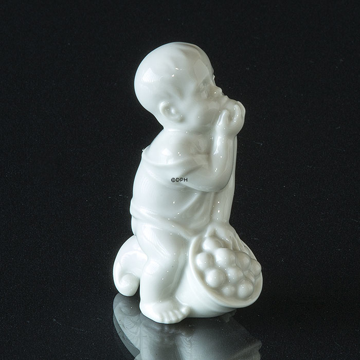 Baby mit Füllhorn, Blanc de Chine, Royal Copenhagen