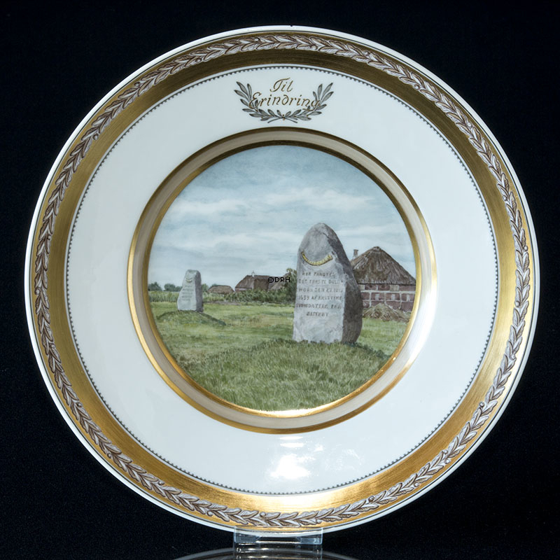 Royal Copenhagen Zierteller mit den Goldhörnersteinen von Gallehus