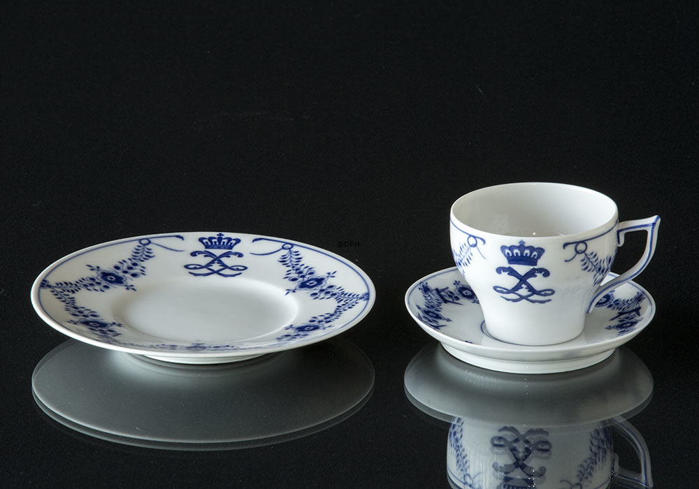 Musselmalet Kaffeetasse mit Untertasse und Kuchenteller (1898-1923), Royal Copenhagen Königin Louise Kaffeeservice