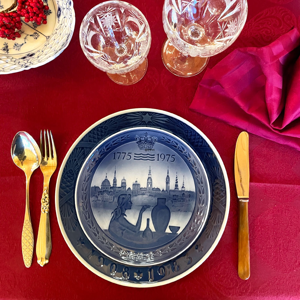 1775-1975 Royal Copenhagen Jubiläumsteller zum 200. Geburtstag von Royal Copenhagen.