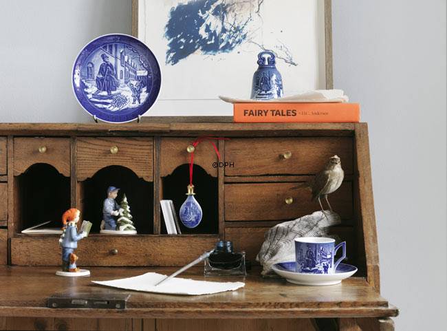 2014 Royal Copenhagen Ornament, Weihnachtstropfen, Hans Christian Andersen