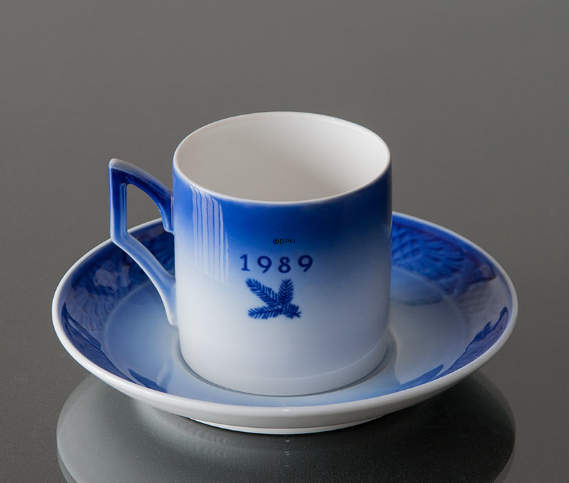 1989 Royal Copenhagen Weihnachtstasse, der alte Eislauf-Teich