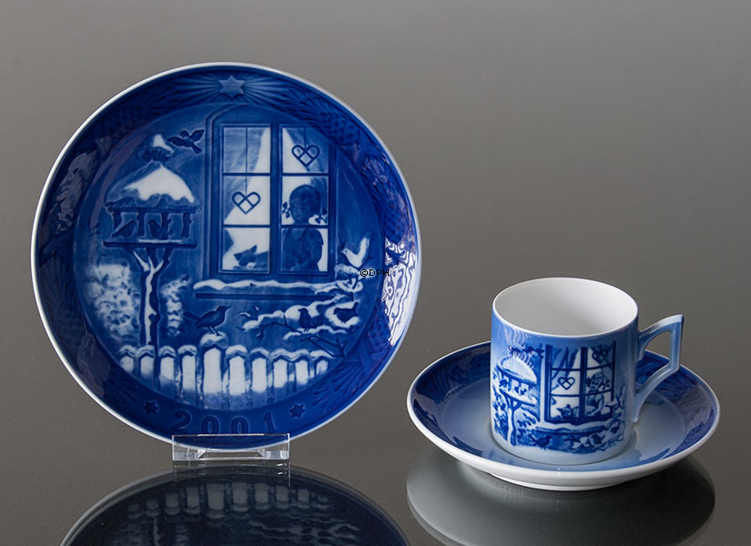 2001 Royal Copenhagen Weihnachtstasse, die Vögel beobachten