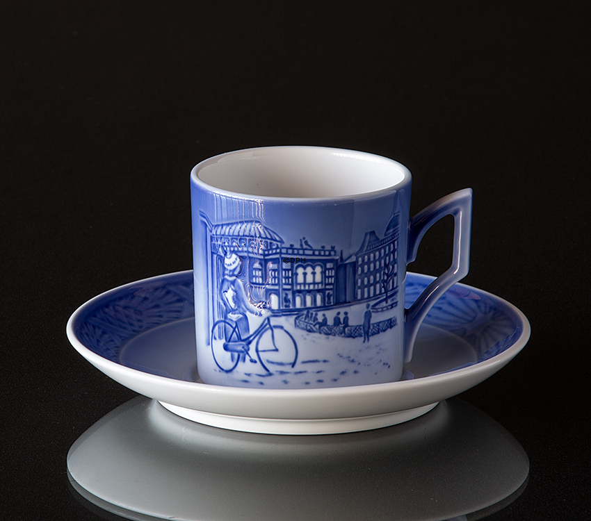 2016 Royal Copenhagen Weihnachtstasse, Eislaufen in Kopenhagen