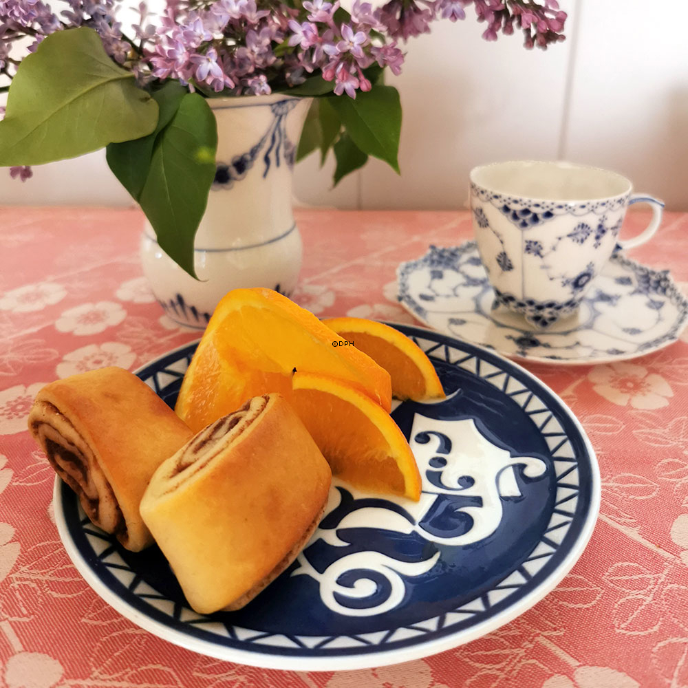 1977 Royal Copenhagen Muttertagsteller, Kinder im Kinderwagen