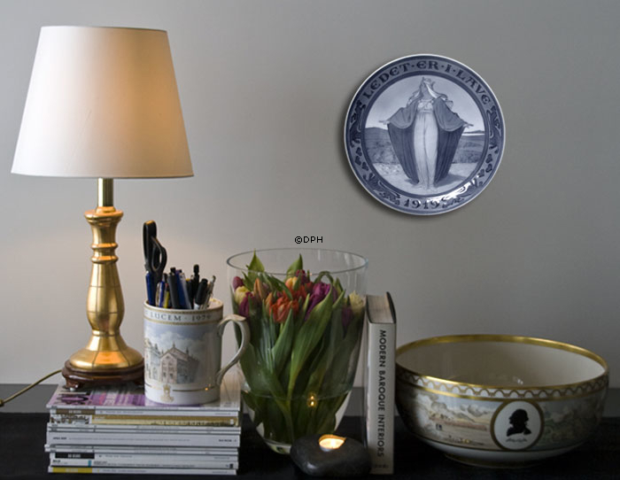 119 Royal Copenhagen Gedenkteller, LEDET ER I LAVE 1919. (Der Zaun ist wiederhergestellt)