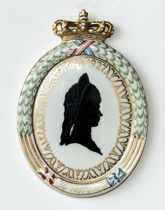 1927 Royal Copenhagen Silhouette Teller.26 NOV.1847-1927 Dagmar