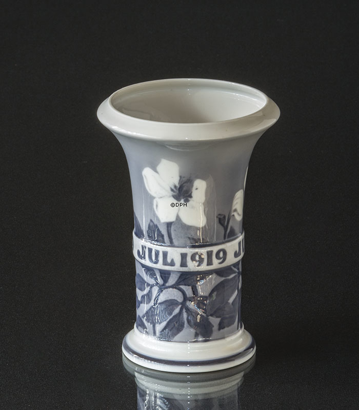 Royal Copenhagen Weihnachtsvase 1919