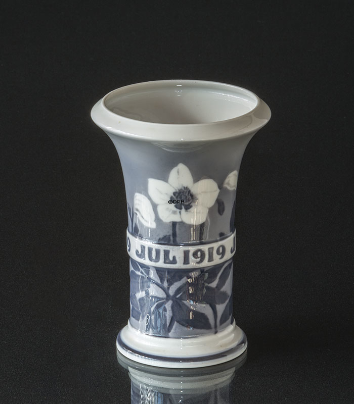 Royal Copenhagen Weihnachtsvase 1919