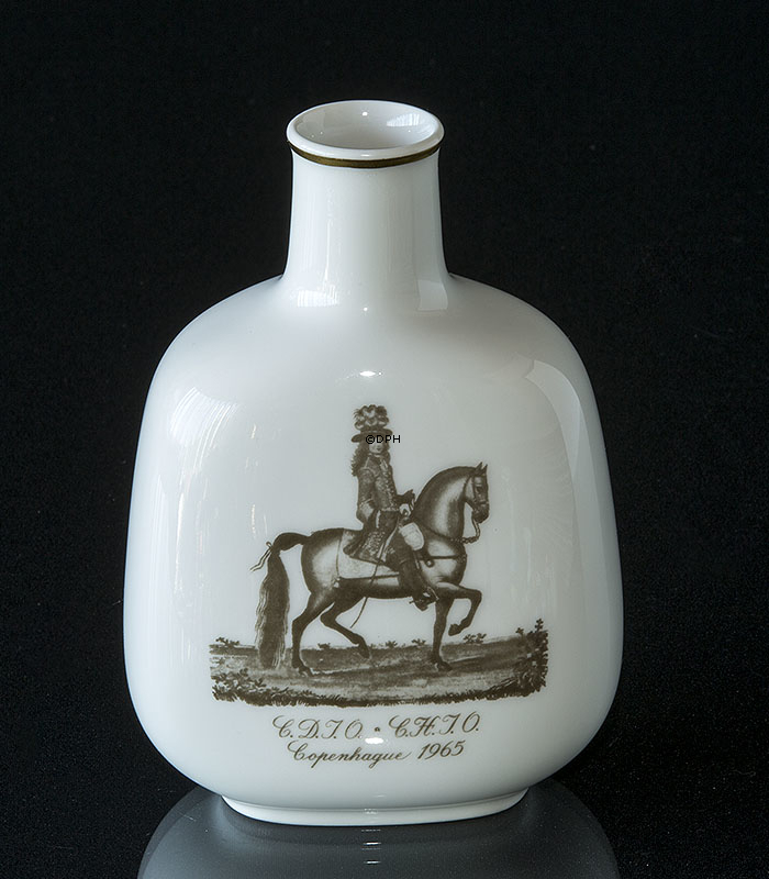 Vase mit König Christian V zu Pferd, Royal Copenhagen Nr. 1965