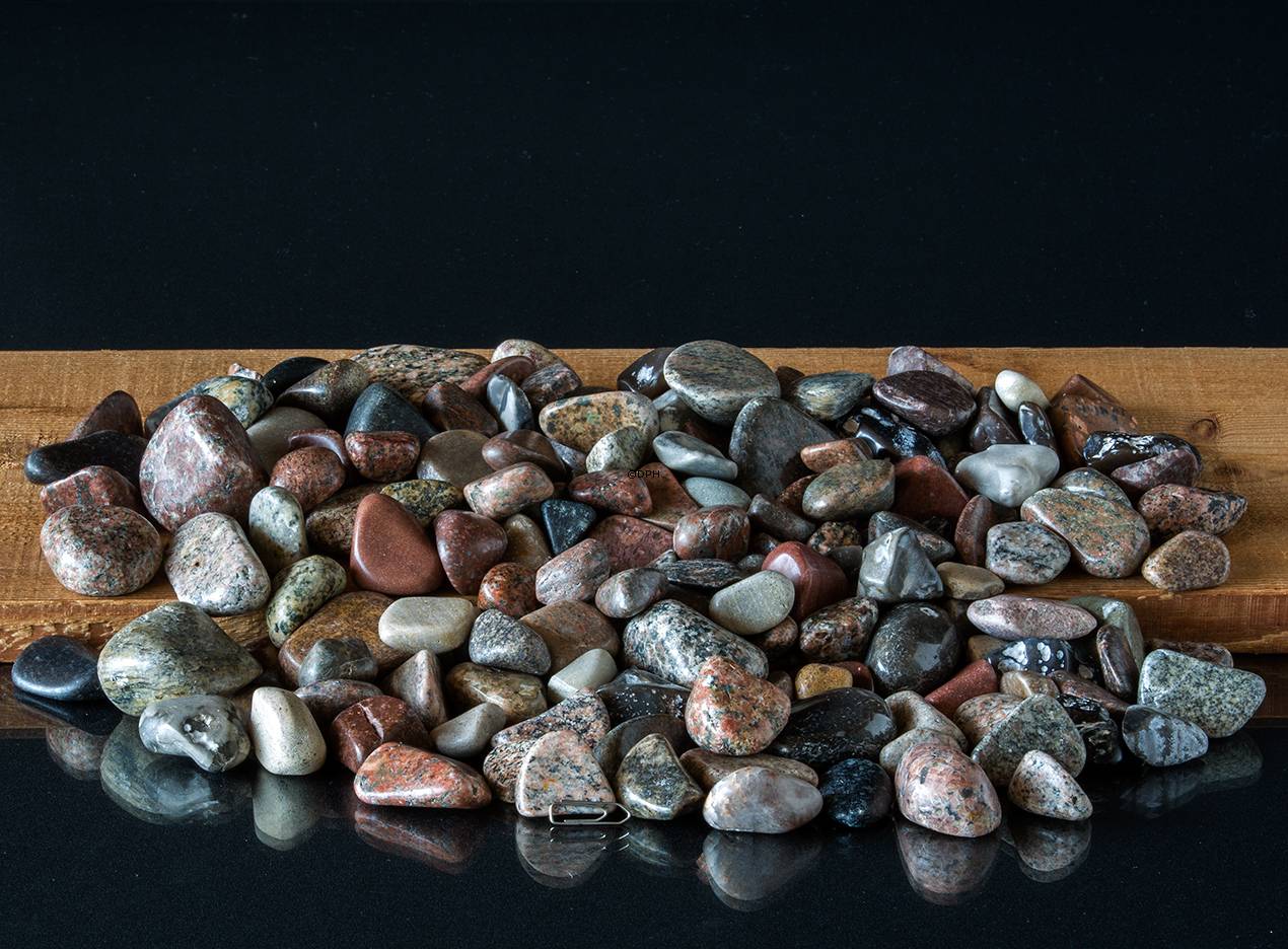 Stein. Polierter dänischer Naturstein im Beutel 1 kg