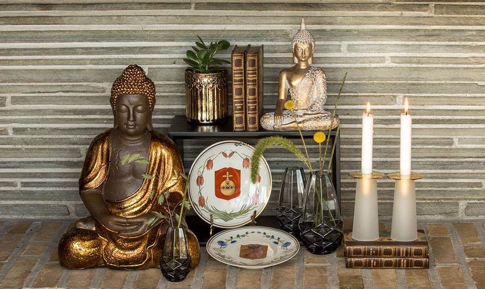 Buddha sitzend Meditation Dhyana Mudra, Braun und Goldfarbe Polyresin