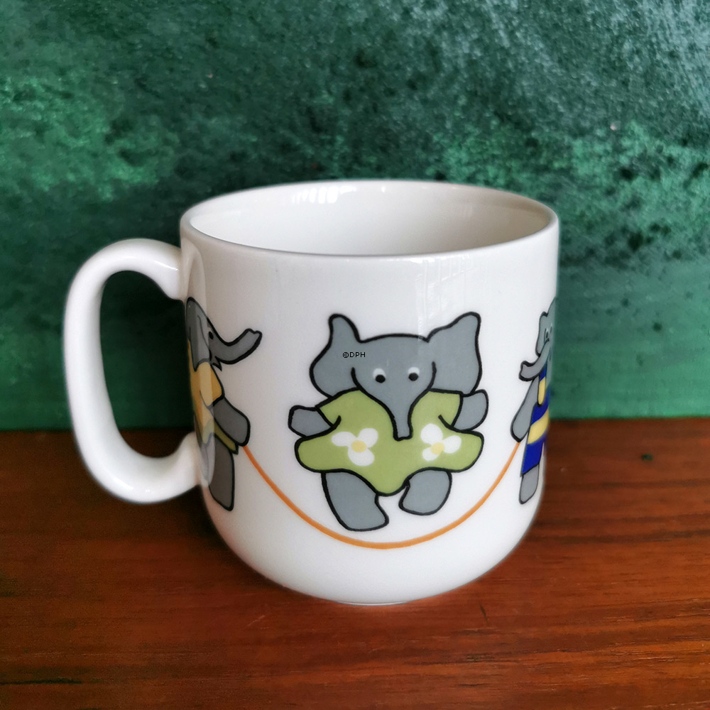 Arabia Kinder Geschirr mit Becher und Teller mit Elefant