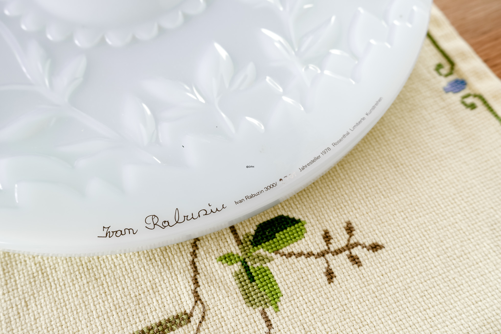 1978 Rosenthal Jahresteller aus Glas, entworfen von Ivan Rabuzin