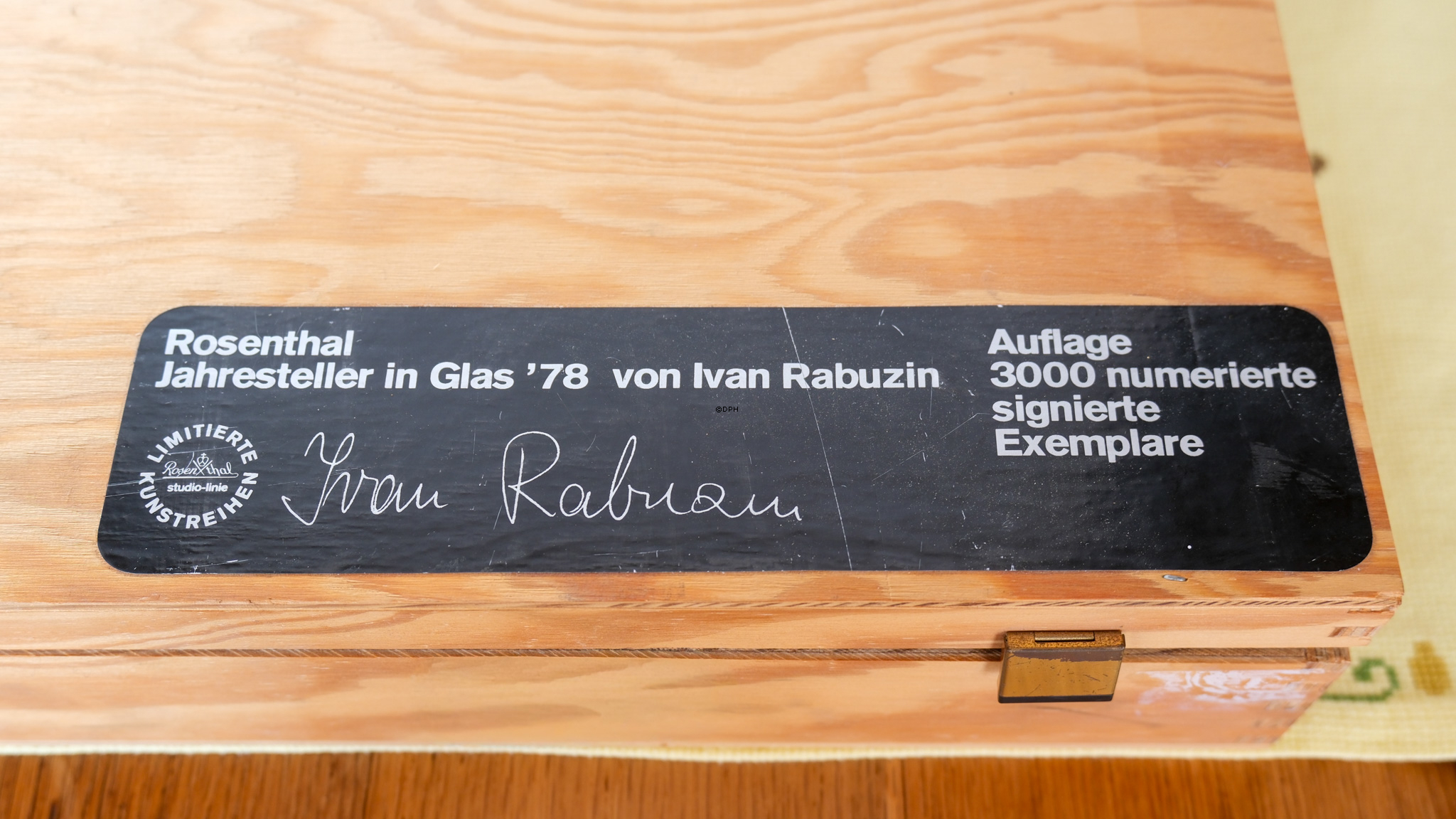 1978 Rosenthal Jahresteller aus Glas, entworfen von Ivan Rabuzin