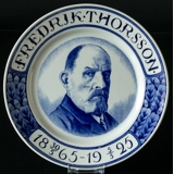 Teller mit "Fredrik Thorsson 1865-1925"