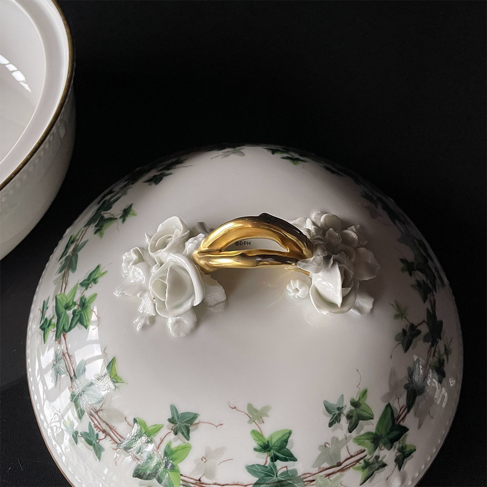 Seltene Deckelschale mit Efeu-Dekoration Nr. 172 oder xx/3568, rund, Fassungsvermögen, Royal Copenhagen.