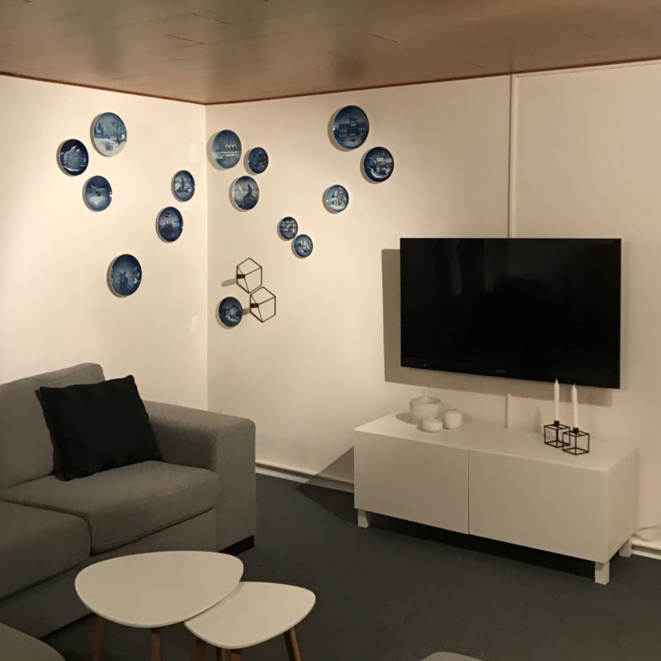 Wanddeko mit Tellern