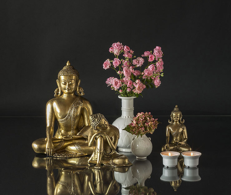 Orientalische Figuren, z.B. Buddha-Figuren u.a.