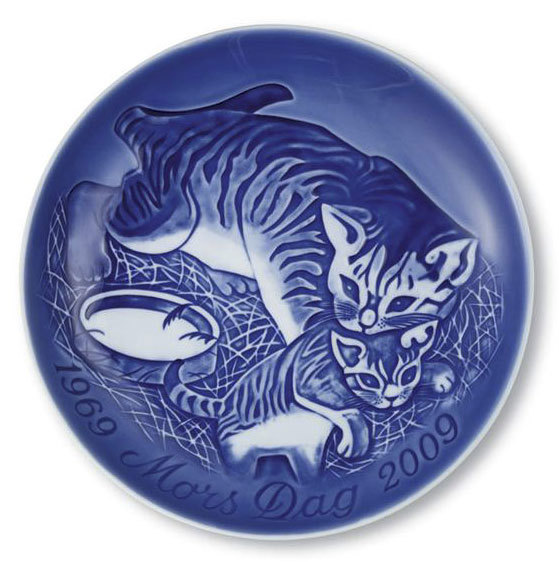 Bing & Gröndahl Muttertags-Jubiläumsplatte 2009 mit Katze und Kätzchen