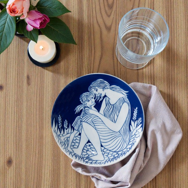 Royal Copenhagen Mor und Kind Teller mit Motiv von Mutter und Kind als kleiner Porzellanteller für die Tischdekoration