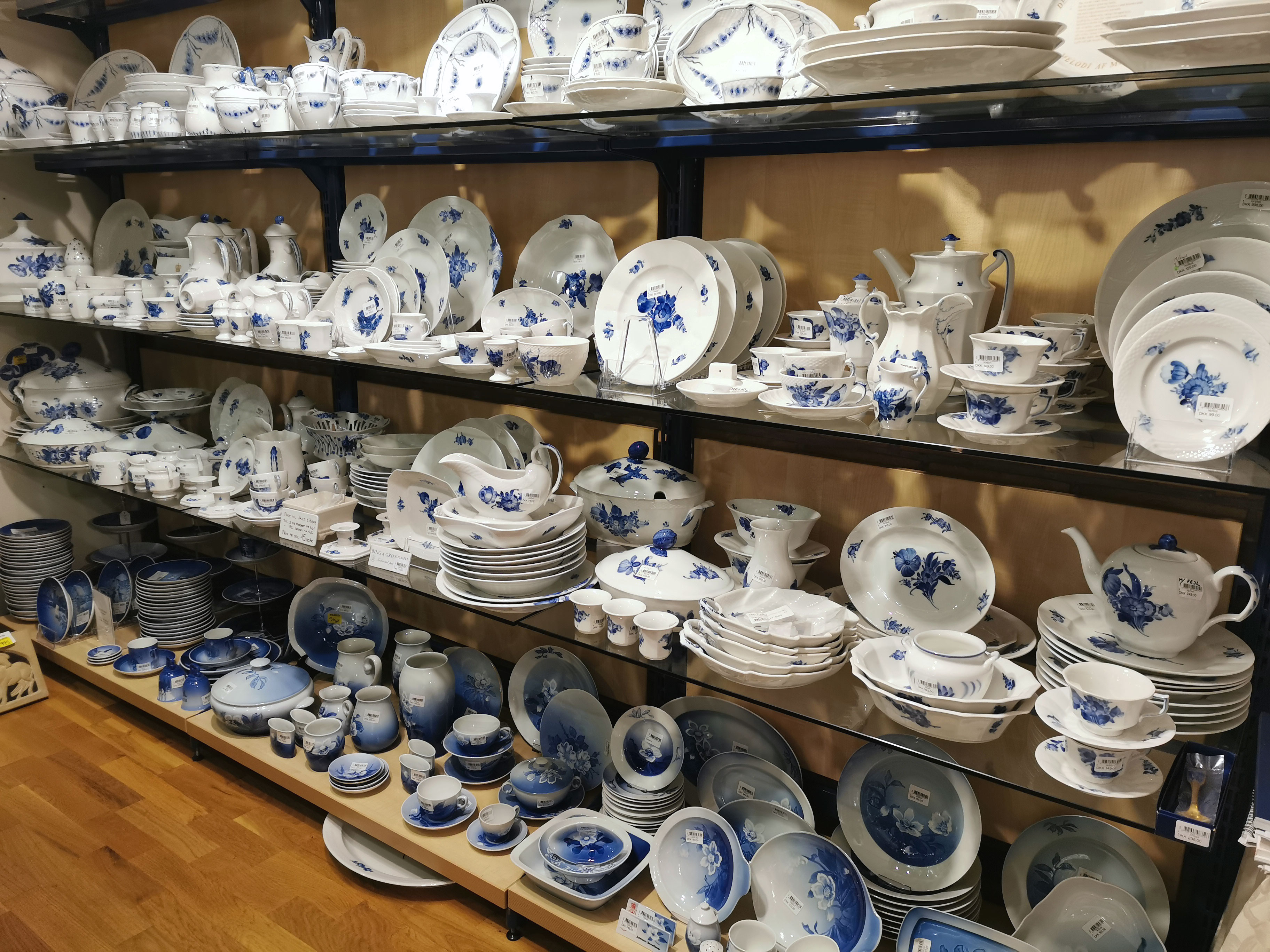 Blue Flower tableware at DPH Trading