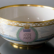 Schalen und Schüsseln