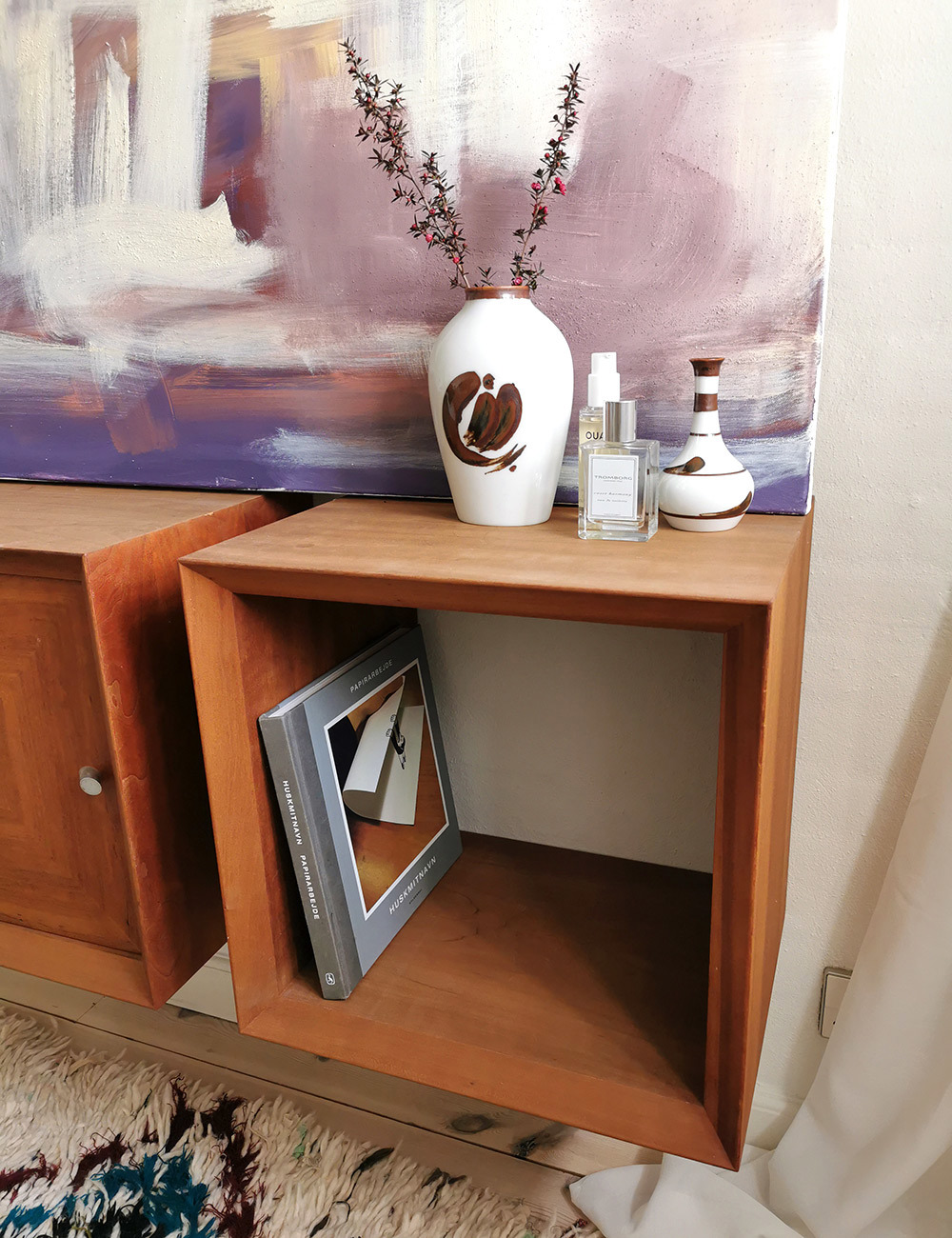 Charmante Porzellanvasen mit braunem Muster