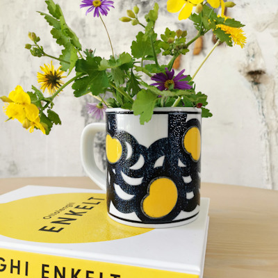 RC Jahresbecher mit Blumen